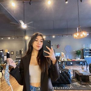 Meet your Posher, Talia